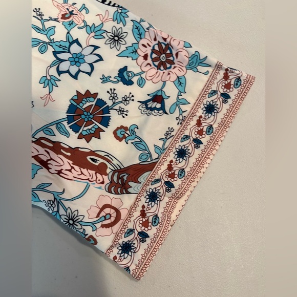 SHEIN Curve | ladies plus size blouse. Size: 1X - Picture 4 of 7